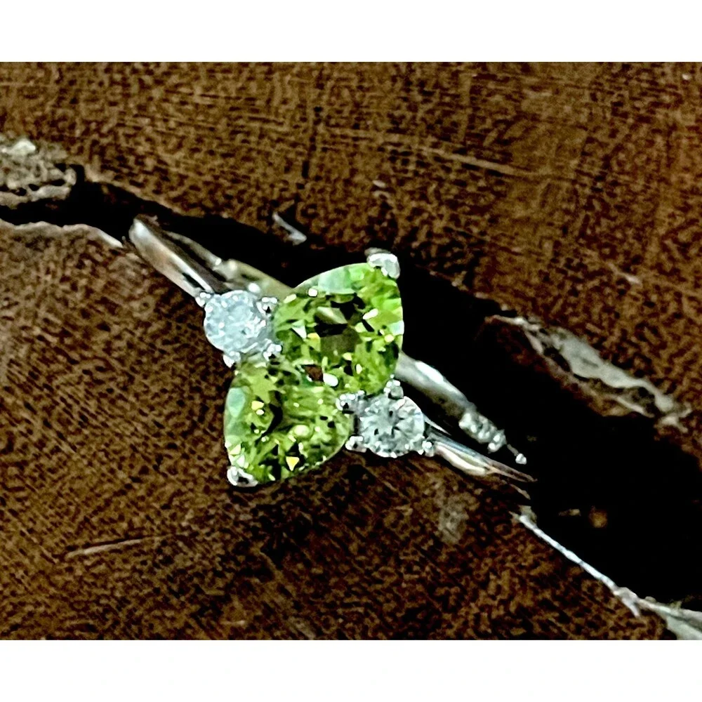 Genuine Natural Peridot Ring Set in 925 Sterling Silver